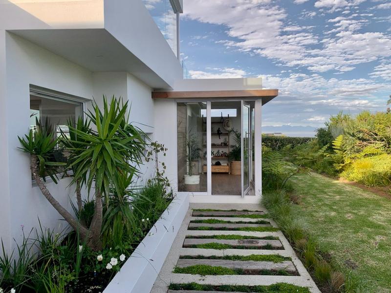 To Let 4 Bedroom Property for Rent in Brackenridge Western Cape